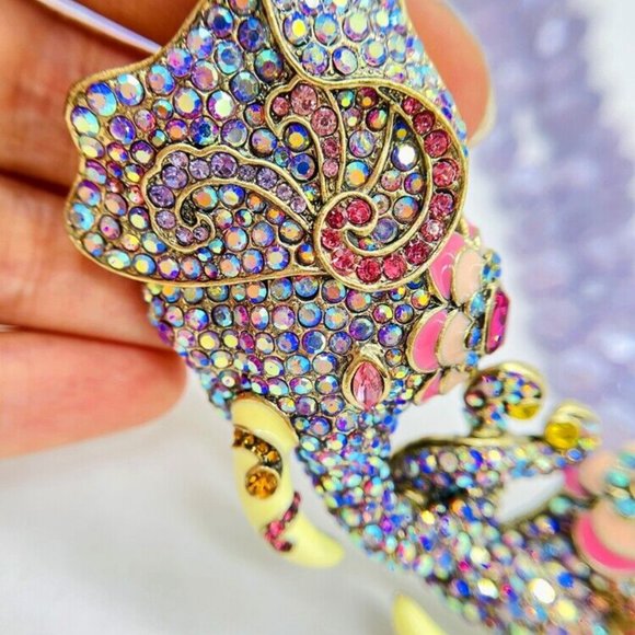 Heidi Daus Double Vision Crystal Beaded Elephant Necklace NWOT - Picture 6 of 13